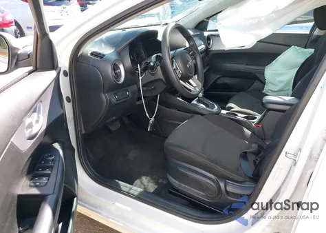 2024 Kia Forte Lxs z USA, uszkodzony, nr VIN 3KPF24AD8RE816598